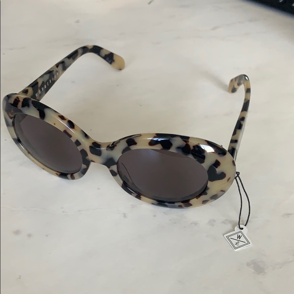 Wonderland Sunglasses 😎